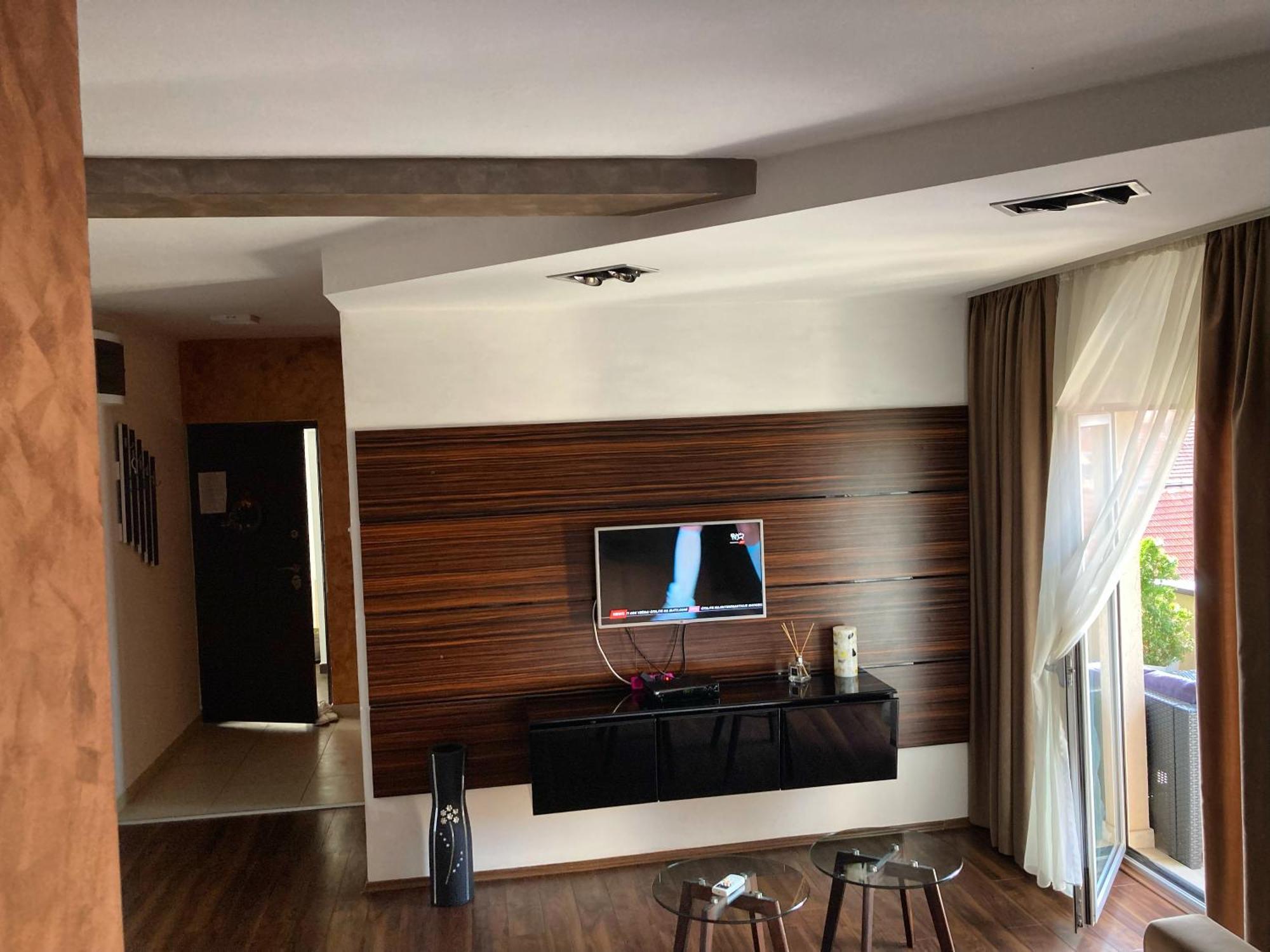 11 Apartment *